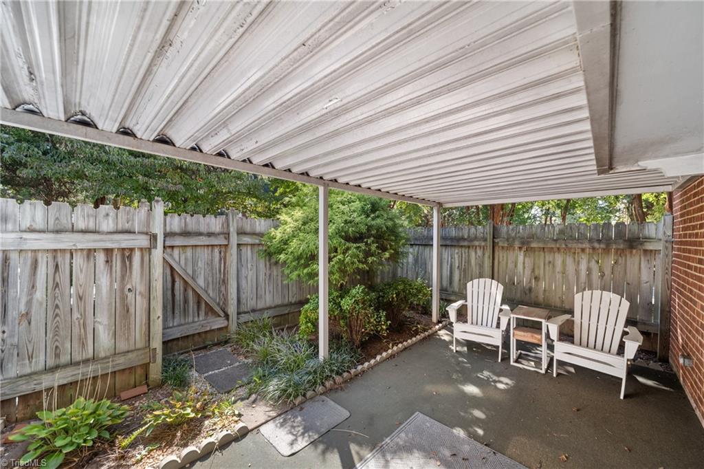 Winston-Salem, North Carolina 27103, United States, 3 Bedrooms Bedrooms, ,3 BathroomsBathrooms,Residential,Active,214658