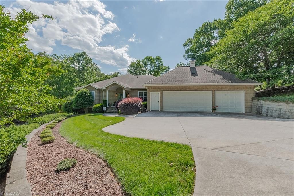 Photo of 223 Periwinkle Lane, Lexington, NC 27292 (MLS # 1180306)