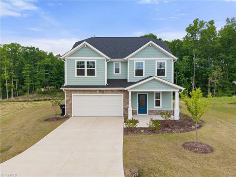 Homes For Sale - 3934 Waterstone Court<br/> Kernersville, NC 27284