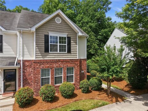 Townhouse For Sale - 42 Ledgerstone Lane<br/> Greensboro, NC 27407