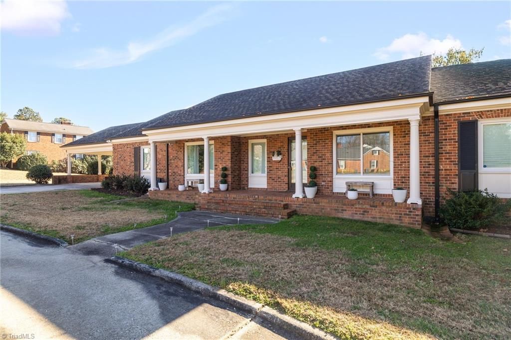 Photo of 4 Chesterfield Court, Greensboro, NC 27410 (MLS # 1204341)