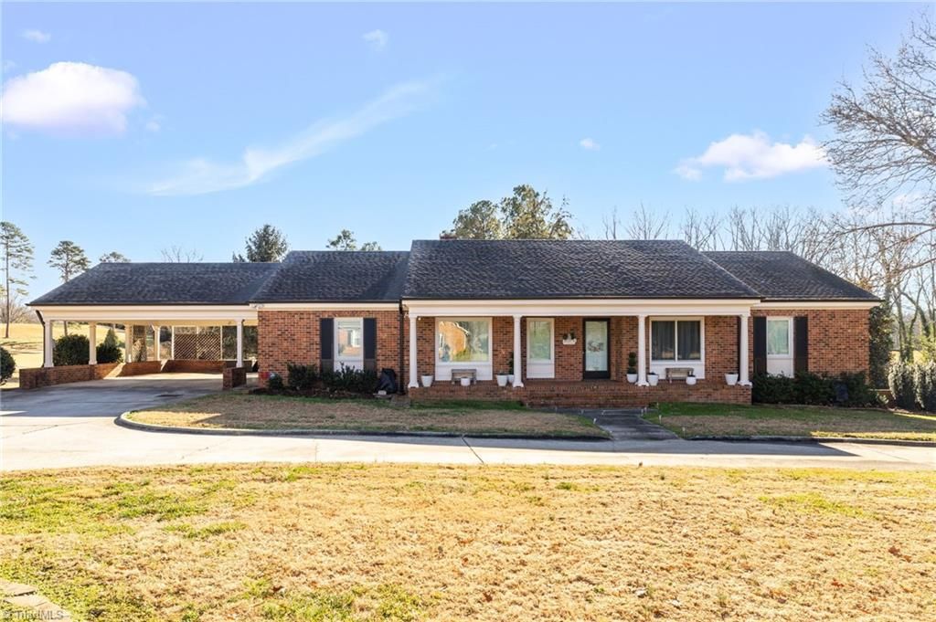 Photo of 4 Chesterfield Court, Greensboro, NC 27410 (MLS # 1204341)