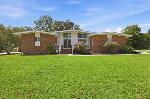 Homes For Sale - 2405 Hillford Drive<br/> Burlington, NC 27217