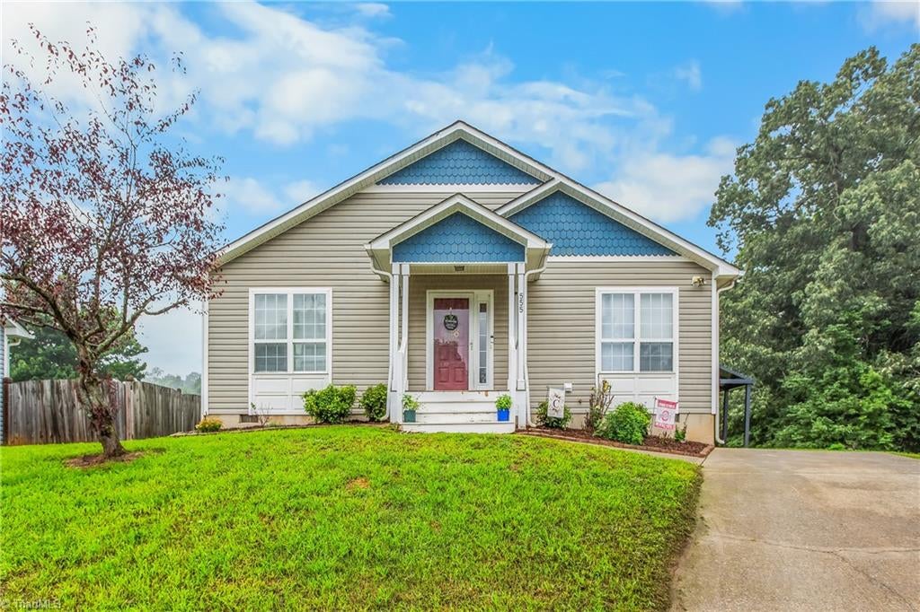 Photo of 555 Brown Stone Court, Kernersville, NC 27284 (MLS # 1229064)