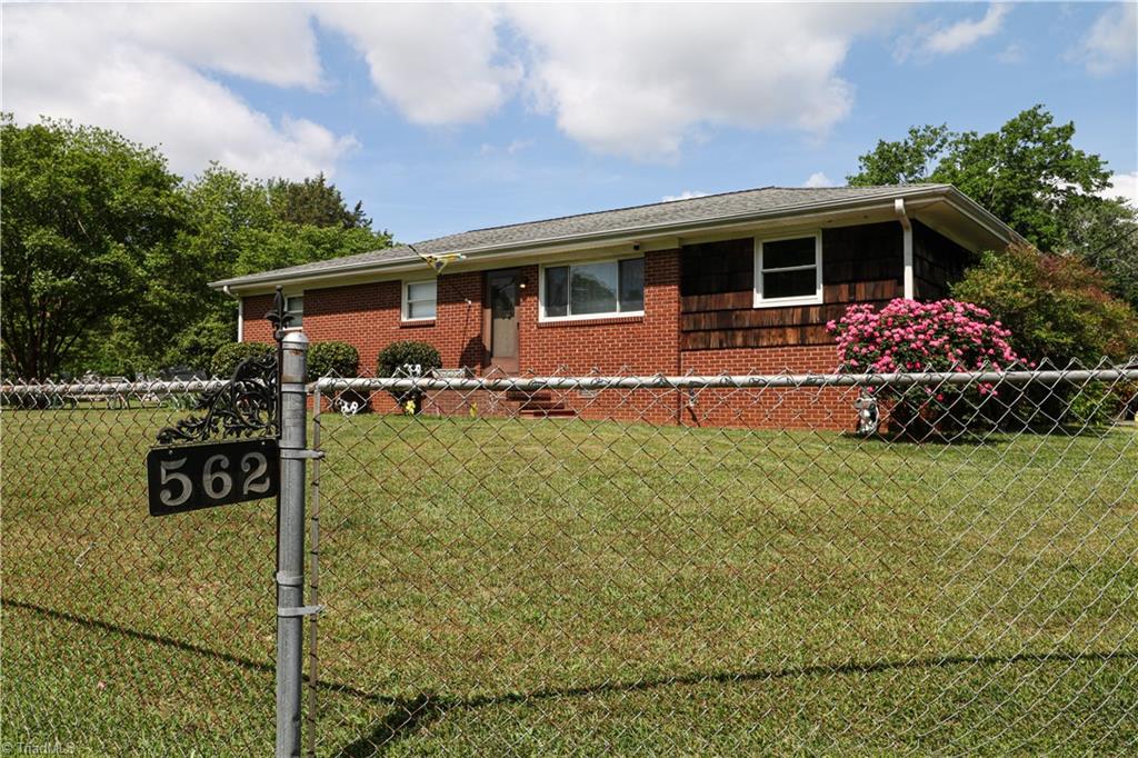 562 Cedar Drive, Lexington, North Carolina image 2