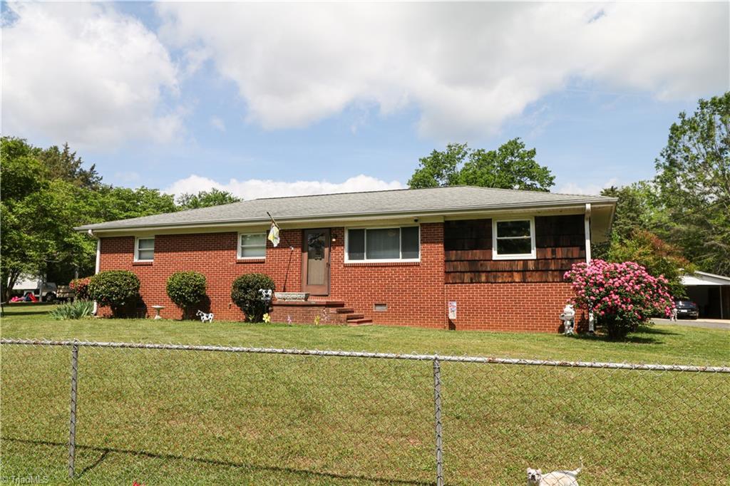 562 Cedar Drive, Lexington, North Carolina image 1