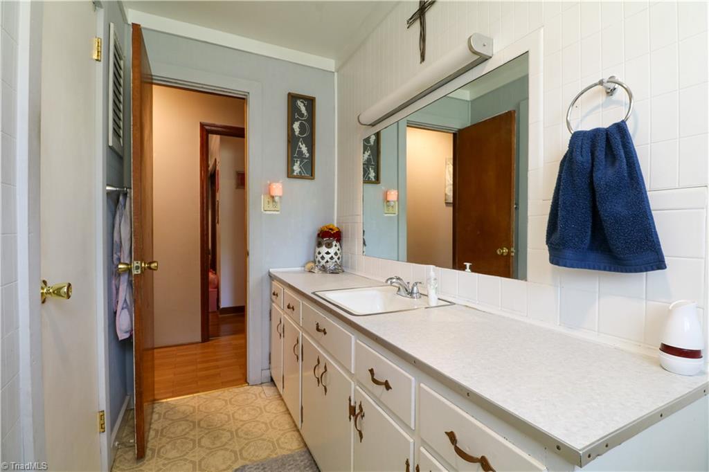 562 Cedar Drive, Lexington, North Carolina image 15