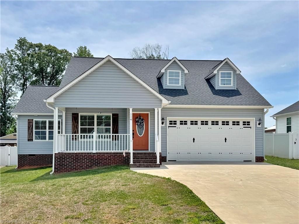 Photo of 114 Brooke Ridge Drive, Thomasville, NC 27360 (MLS # 1218777)