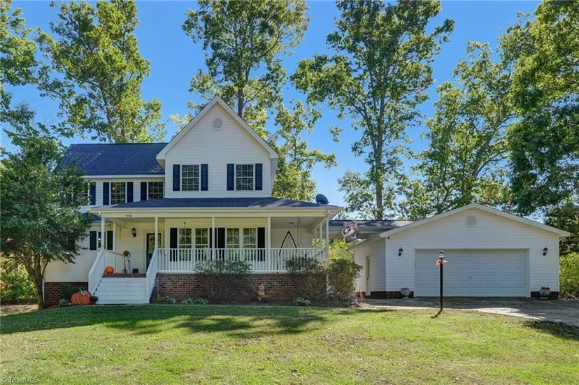 950 Nc Highway 87, photo 1 of 38