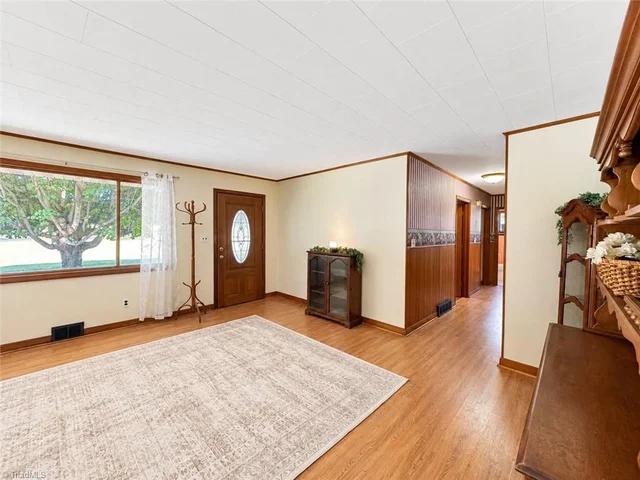 1778 Pleasant Ridge Road, photo 4 of 20