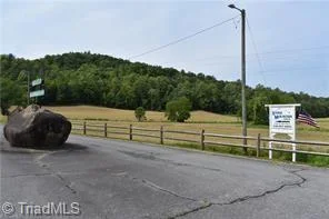 71 Grandview Drive, photo 4 of 10