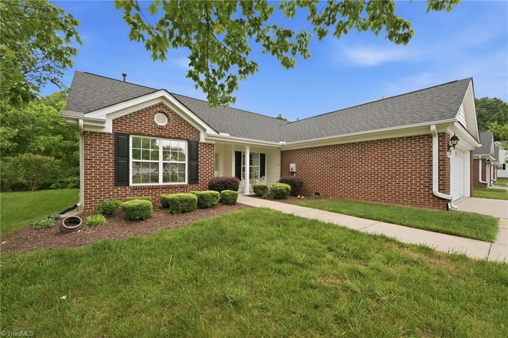 Photo of 2204 Sweetbay Circle, Burlington, NC 27215 (MLS # 1218194)