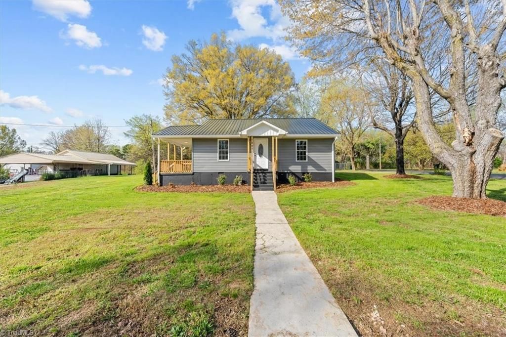 Photo of 105 Mendota Avenue, Lexington, NC 27292 (MLS # 1213277)