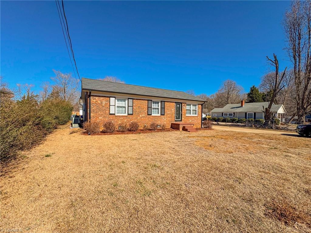 Photo of 1409 Glenside Drive, Greensboro, NC 27405 (MLS # 1209283)