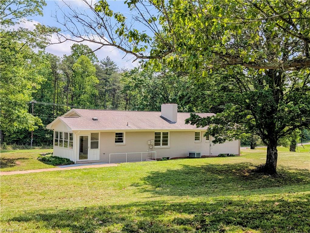 1299 N Franklin Road, Mount Airy, North Carolina image 4