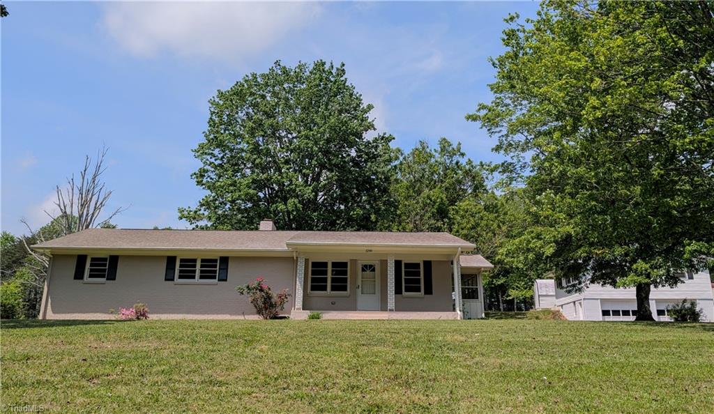 1299 N Franklin Road, Mount Airy, North Carolina image 3