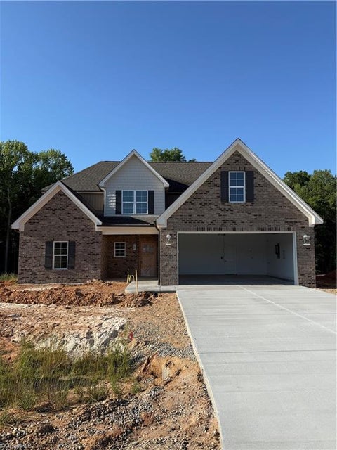 Homes For Sale - 333 Enclave Drive<br/> Clemmons, NC 27012