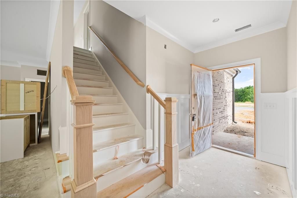 Photo of 333 Enclave Drive, Clemmons, NC 27012 (MLS # 1218298)