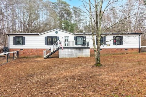 Mobile Home For Sale - 235 Geneva Drive<br/> Rockingham County, Eden, NC 27288