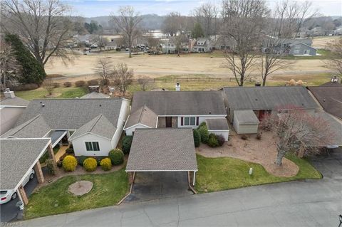 Homes For Sale - 144 Fairway Drive<br/> Davie County, Bermuda Run, NC 27006