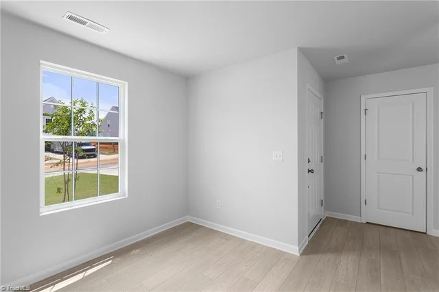 131 Primrose Street, photo 5 of 17