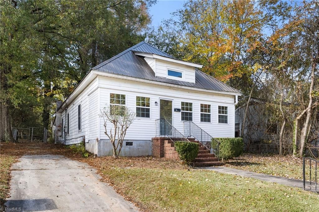 Photo of 1004 Highland Avenue, Greensboro, NC 27403 (MLS # 1210396)