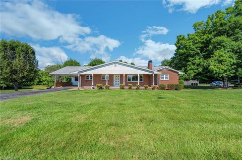 Single Family Residence in Winston Salem NC 3730 Fraternity Church Road.jpg