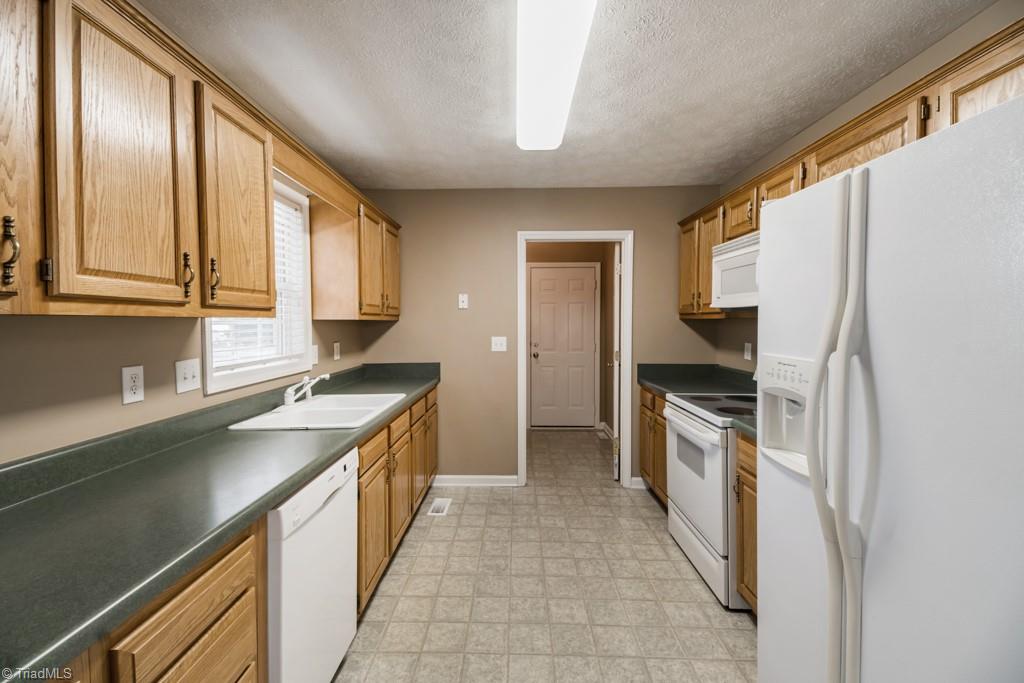 3617 Southpark Drive, High Point, North Carolina image 34
