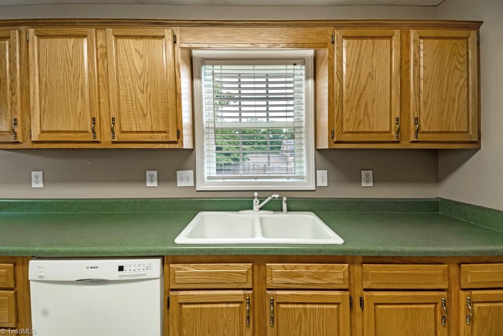 3617 Southpark Drive, High Point, North Carolina image 31