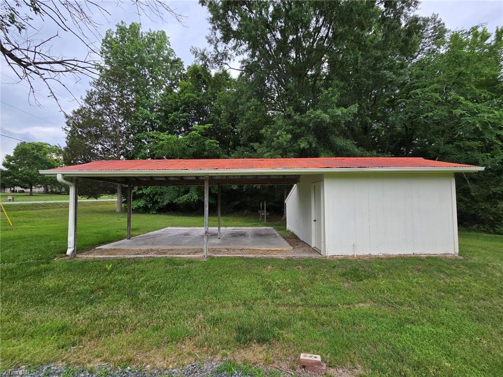 3669 W Greensboro Chapel Hill Road, Liberty, North Carolina image 49