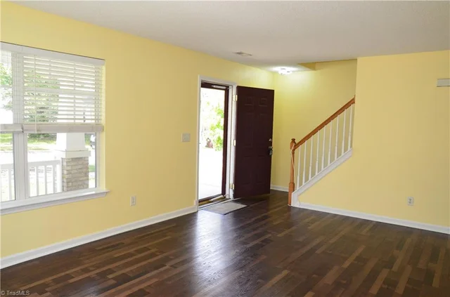 2719 Alpha Street, photo 3 of 17