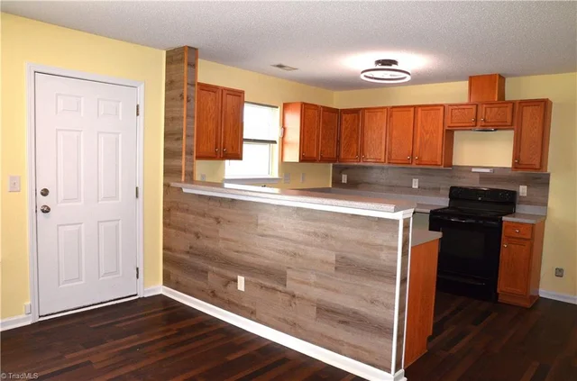 2719 Alpha Street, photo 5 of 17