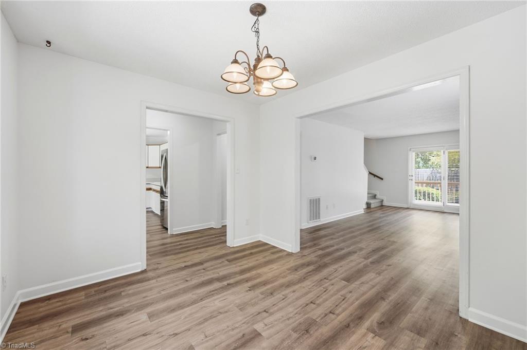 1121 Sherwood Drive 10