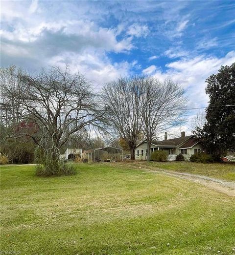 165 L AND L Road Elkin NC 28621