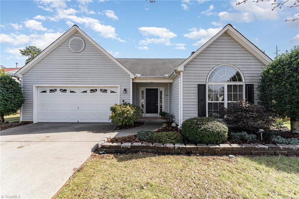 3704 Woodpark Drive, Jamestown, North Carolina image 2