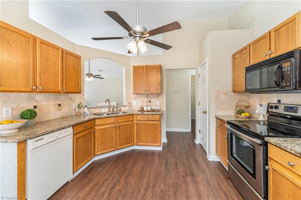 3704 Woodpark Drive, Jamestown, North Carolina image 10