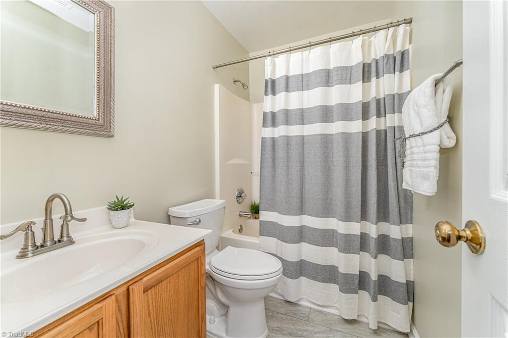 3704 Woodpark Drive, Jamestown, North Carolina image 17