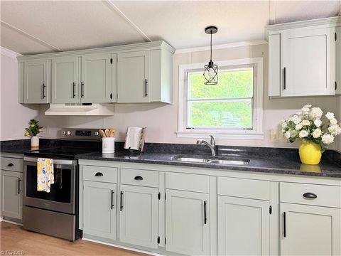 Homes For Sale - 4618 Fairview Lane<br/> Trinity, NC 27370