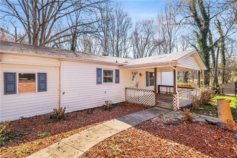 Homes For Sale - 3825 Old Hollow Road<br/> Kernersville, NC 27284