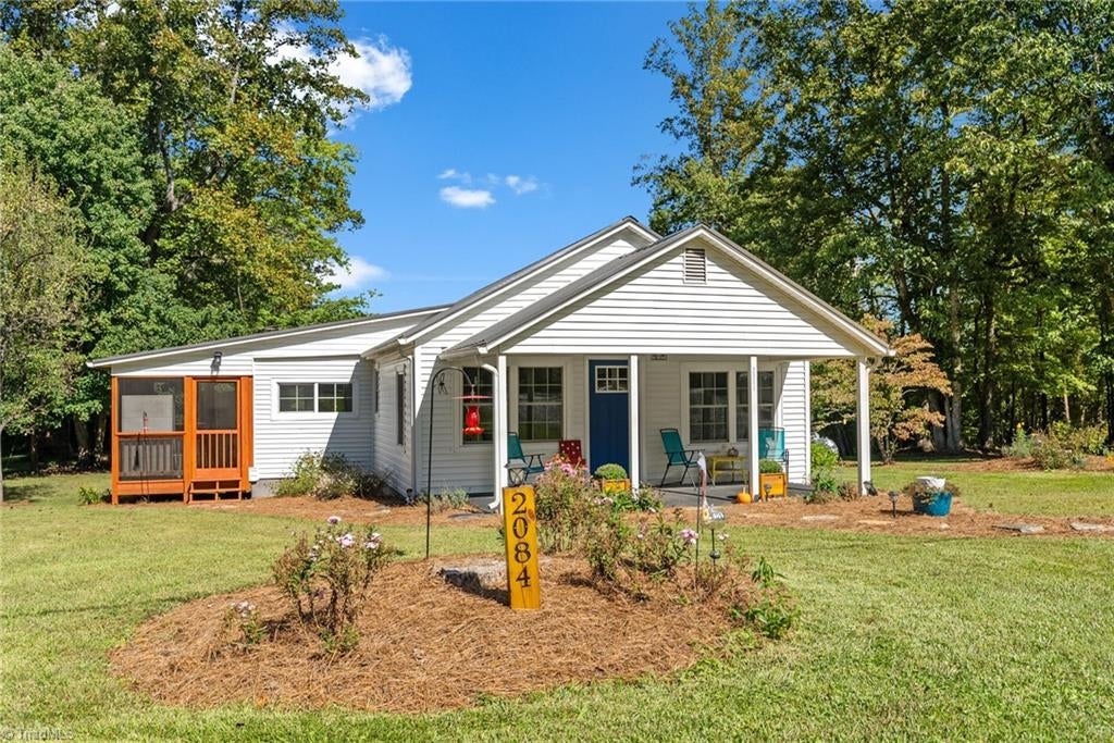 Photo of 2084 Thurmond Road, Thurmond, NC 28683 (MLS # 1237794)