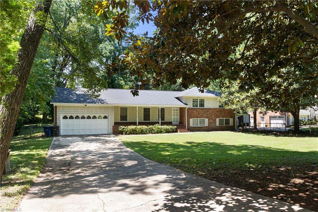 Photo of 430 Flyntvalley Drive, Winston-Salem, NC 27104 (MLS # 1229747)