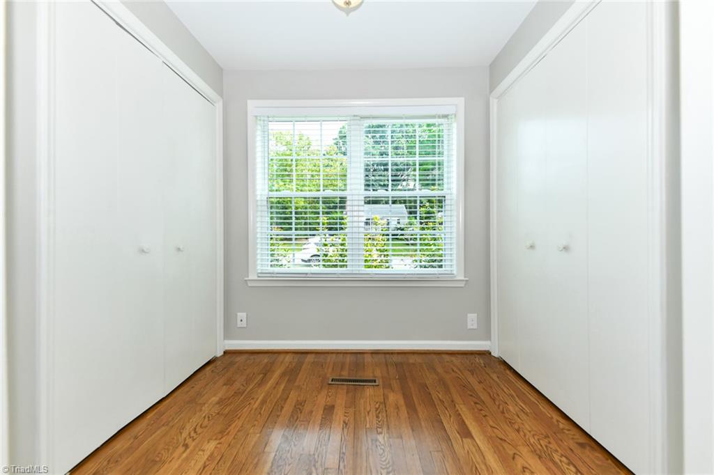 Greensboro, North Carolina 27408, United States, 4 Bedrooms Bedrooms, ,2 BathroomsBathrooms,Residential,Active,201064