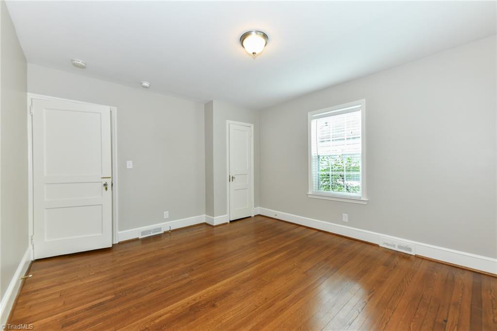 Greensboro, North Carolina 27408, United States, 4 Bedrooms Bedrooms, ,2 BathroomsBathrooms,Residential,Active,201064