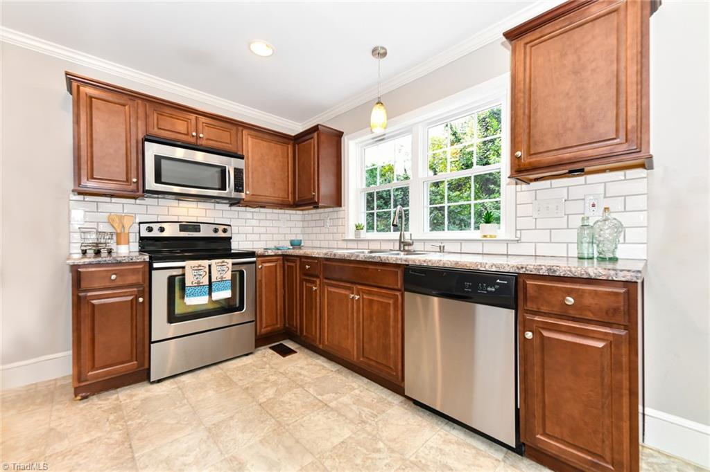 Greensboro, North Carolina 27408, United States, 4 Bedrooms Bedrooms, ,2 BathroomsBathrooms,Residential,Active,201064