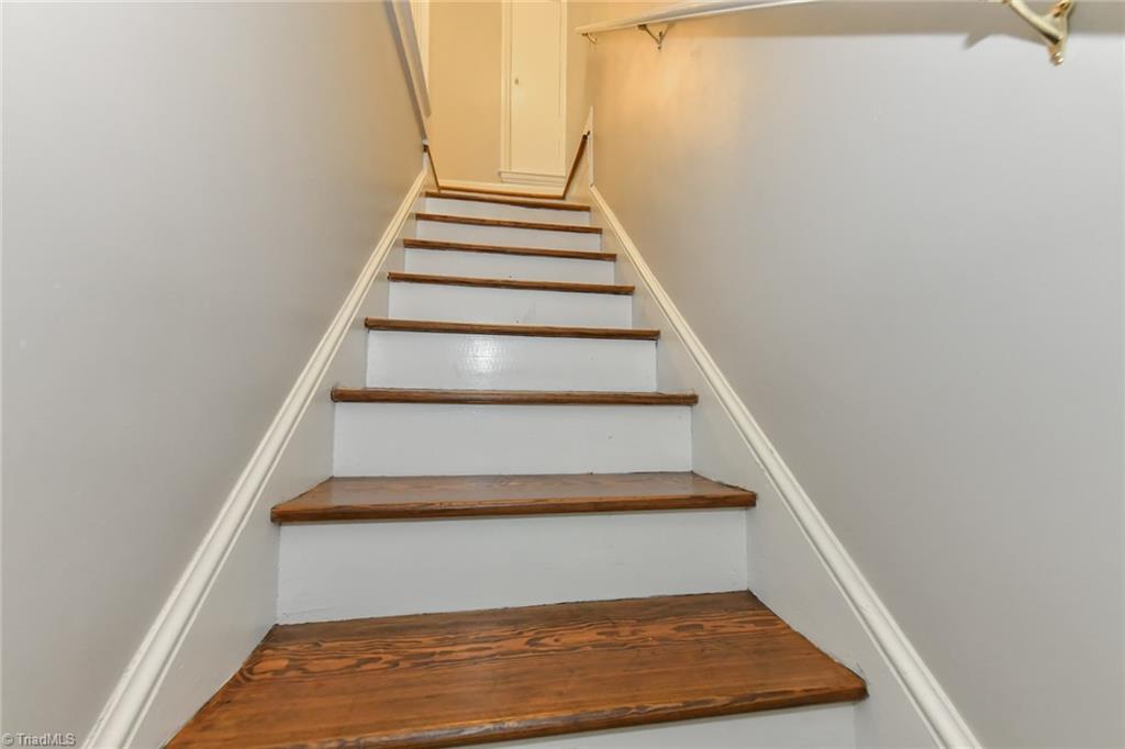 Greensboro, North Carolina 27408, United States, 4 Bedrooms Bedrooms, ,2 BathroomsBathrooms,Residential,Active,201064