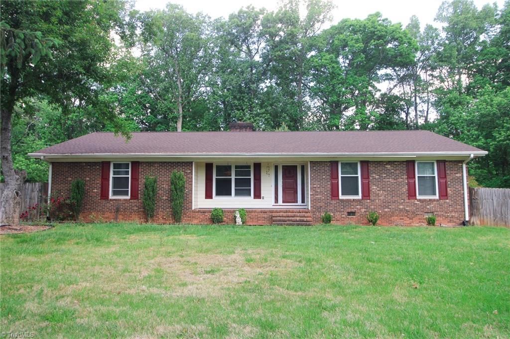 Photo of 8012 Tam Oshanter Drive, Greensboro, NC 27409 (MLS # 1218116)