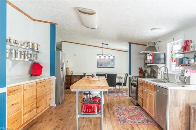 1007 High Rock Shores Drive, photo 5 of 41