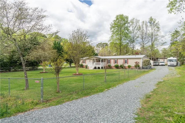 1007 High Rock Shores Drive, photo 2 of 41
