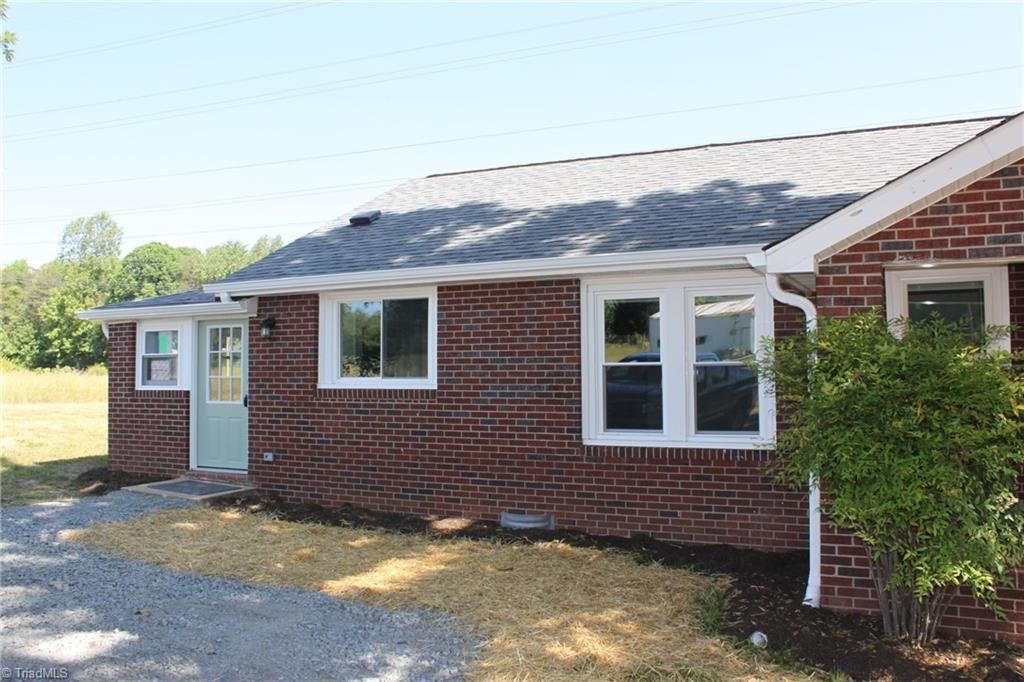 Photo of 6337 US Highway 21, Jonesville, NC 28642 (MLS # 1220430)