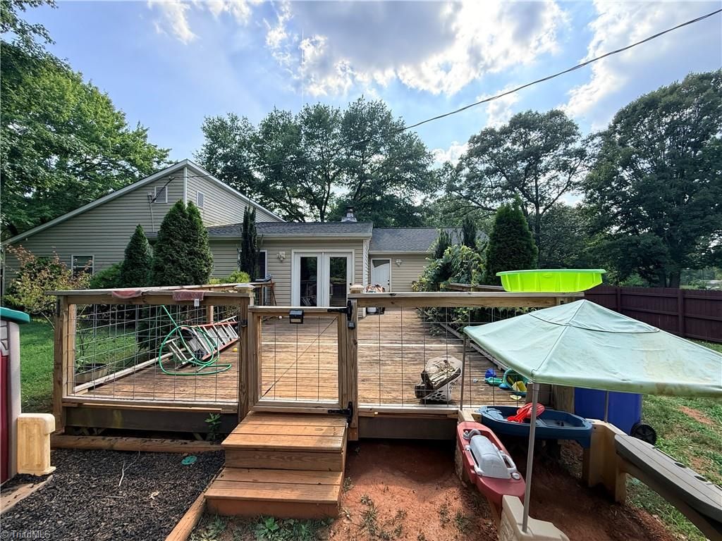 Photo of 471 Raven Ridge Drive, Kernersville, NC 27284 (MLS # 1228070)